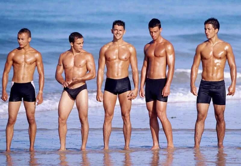 5 модных мужских плавок, которые подчеркивают фигуру и скрывают недостатки